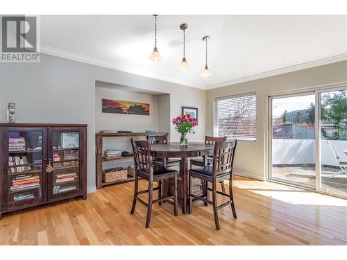 311 Woodpark Crescent, Kelowna, BC - Indoor Photo Showing Dining Room