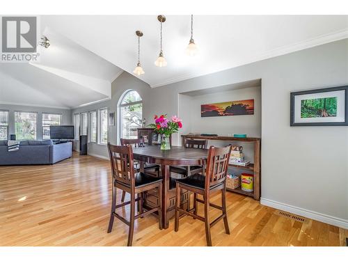 311 Woodpark Crescent, Kelowna, BC - Indoor Photo Showing Dining Room