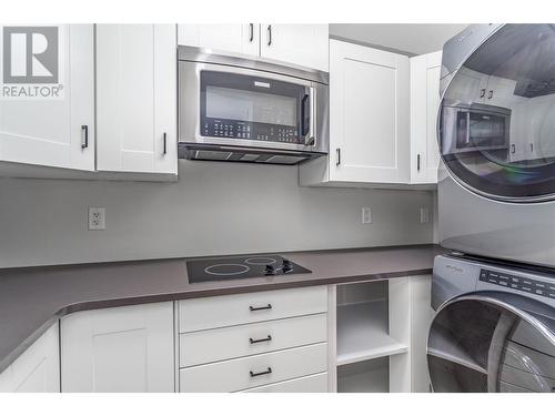 311 Woodpark Crescent, Kelowna, BC - Indoor Photo Showing Laundry Room