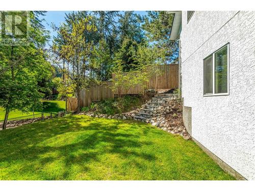 311 Woodpark Crescent, Kelowna, BC - Outdoor