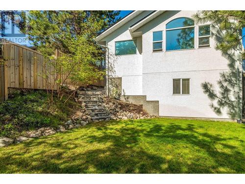 311 Woodpark Crescent, Kelowna, BC - Outdoor