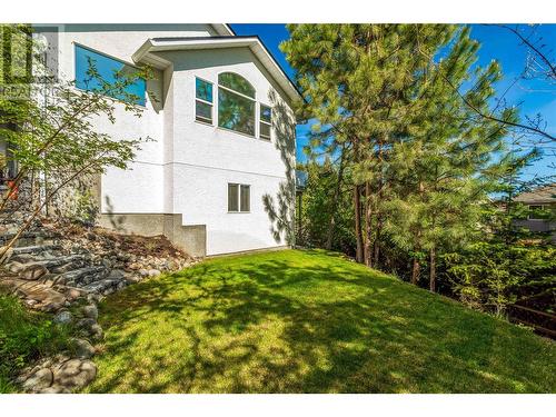 311 Woodpark Crescent, Kelowna, BC - Outdoor