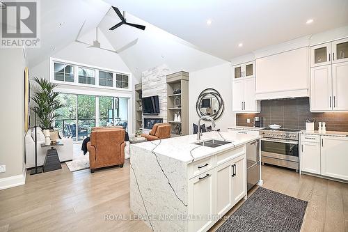 18 - 190 Canboro Road, Pelham, ON - Indoor Photo Showing Kitchen With Double Sink