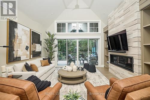 18 - 190 Canboro Road, Pelham, ON - Indoor Photo Showing Living Room With Fireplace