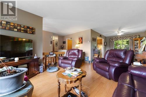 99 Ivy Avenue, Renfrew, ON - Indoor Photo Showing Living Room