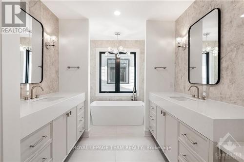 688 Hillcrest Avenue, Ottawa, ON - Indoor Photo Showing Bathroom