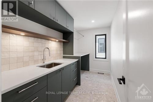 688 Hillcrest Avenue, Ottawa, ON - Indoor Photo Showing Kitchen