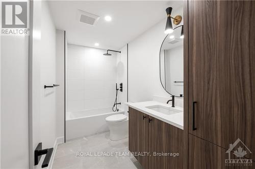 688 Hillcrest Avenue, Ottawa, ON - Indoor Photo Showing Bathroom