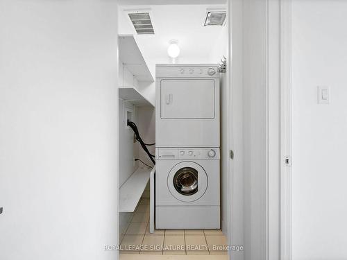 68 Cole St, Toronto, ON - Indoor Photo Showing Laundry Room