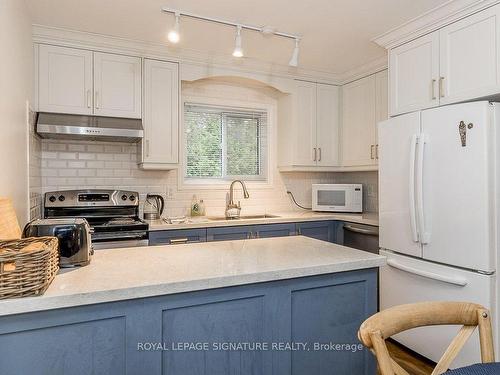 22 Lindale Ave, Tiny, ON - Indoor Photo Showing Kitchen With Upgraded Kitchen