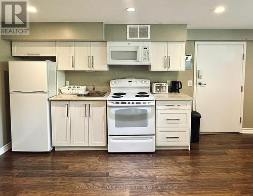 2 - 253 Alsace Rd Basement #2 Road, Richmond Hill (Crosby), ON - Indoor Photo Showing Kitchen