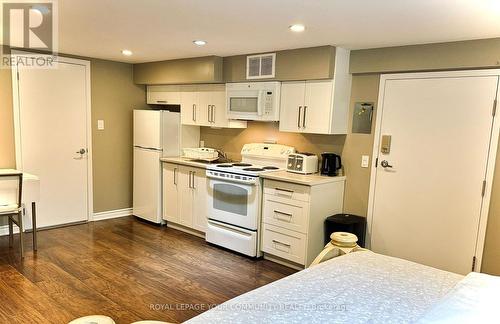 2 - 253 Alsace Rd Basement #2 Road, Richmond Hill (Crosby), ON - Indoor Photo Showing Kitchen