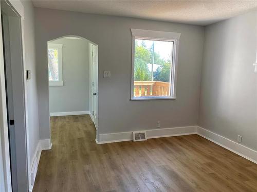 2820 Rosser Avenue, Brandon, MB - Indoor Photo Showing Other Room