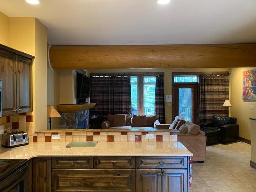 M3B - 1351 Gerry Sorensen Way, Kimberley, BC - Indoor Photo Showing Kitchen