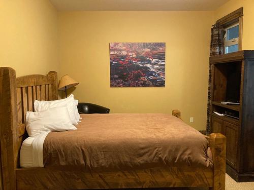 M3B - 1351 Gerry Sorensen Way, Kimberley, BC - Indoor Photo Showing Bedroom