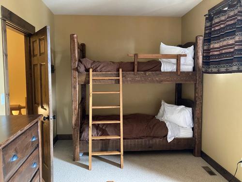 M3B - 1351 Gerry Sorensen Way, Kimberley, BC - Indoor Photo Showing Bedroom