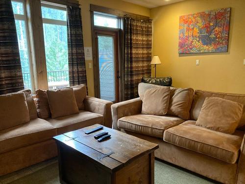 M3B - 1351 Gerry Sorensen Way, Kimberley, BC - Indoor Photo Showing Living Room