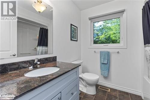 411 Shawanaga Lake Road, Dunchurch, ON - Indoor Photo Showing Bathroom