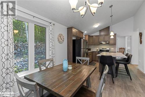 411 Shawanaga Lake Road, Dunchurch, ON - Indoor Photo Showing Dining Room