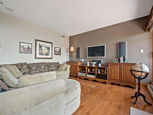 Salle familiale - 10-168 Ch. Au Pied-De-La-Montagne, Mont-Tremblant, QC - Indoor Photo Showing Living Room