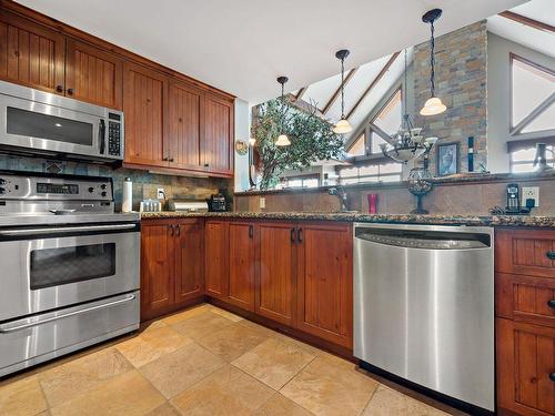 Cuisine - 10-168 Ch. Au Pied-De-La-Montagne, Mont-Tremblant, QC - Indoor Photo Showing Kitchen