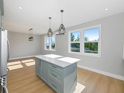 7065 Brailsford Pl, Sooke, BC - Indoor Photo Showing Kitchen