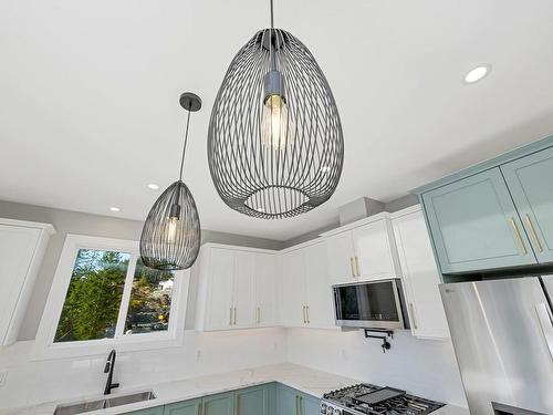 7065 Brailsford Pl, Sooke, BC - Indoor Photo Showing Kitchen