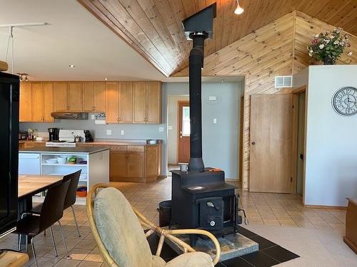 36 Poplar Bay Road, Kenora, ON - Indoor Photo Showing Kitchen