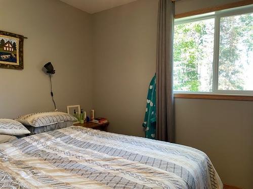 36 Poplar Bay Road, Kenora, ON - Indoor Photo Showing Bedroom