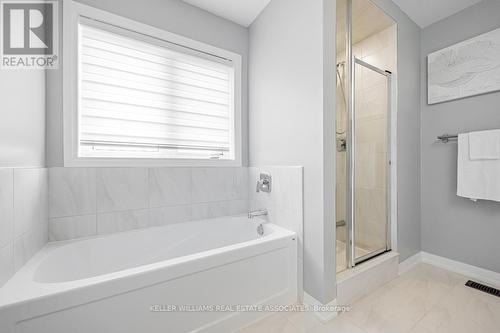 82 Flagg Avenue, Brant (Paris), ON - Indoor Photo Showing Bathroom