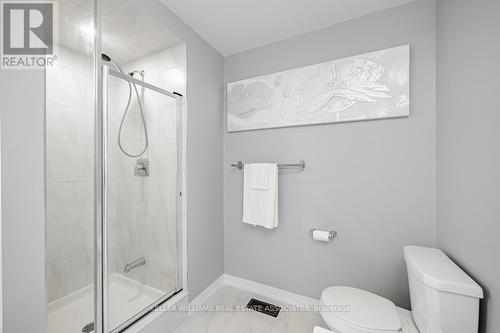 82 Flagg Avenue, Brant (Paris), ON - Indoor Photo Showing Bathroom