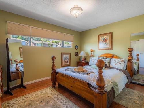 1570 Southview Terrace, Kamloops, BC - Indoor Photo Showing Bedroom