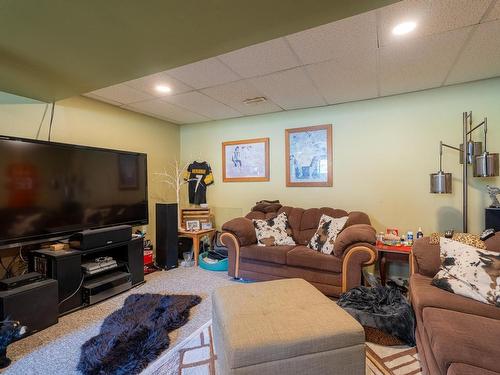 1570 Southview Terrace, Kamloops, BC - Indoor Photo Showing Living Room