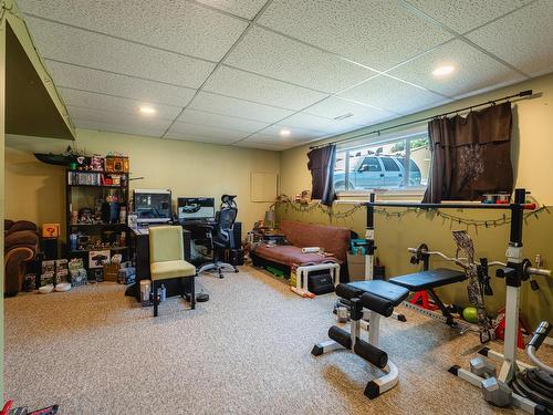 1570 Southview Terrace, Kamloops, BC - Indoor Photo Showing Gym Room