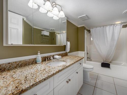 6961 Savona Access Rd, Kamloops, BC - Indoor Photo Showing Bathroom