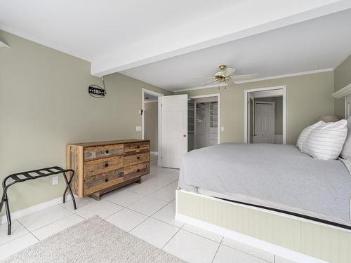 6961 Savona Access Rd, Kamloops, BC - Indoor Photo Showing Bedroom