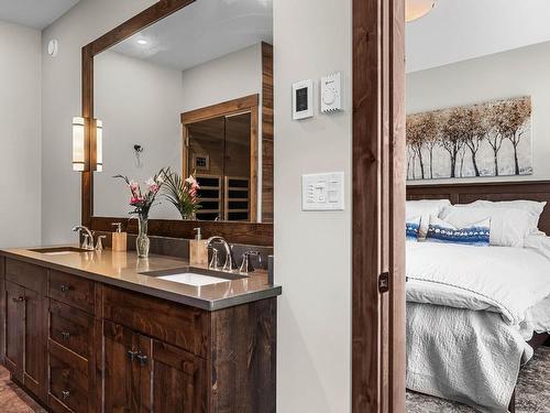 13-3280 Village Way, Sun Peaks, BC - Indoor Photo Showing Bathroom