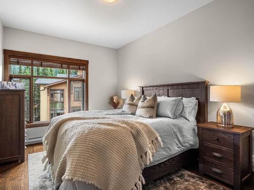 13-3280 Village Way, Sun Peaks, BC - Indoor Photo Showing Bedroom