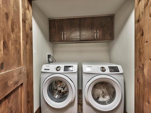 13-3280 Village Way, Sun Peaks, BC - Indoor Photo Showing Laundry Room