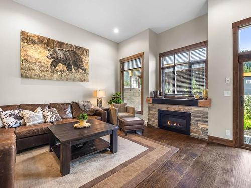 13-3280 Village Way, Sun Peaks, BC - Indoor Photo Showing Living Room With Fireplace