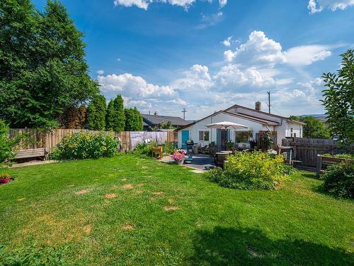 1020 Selkirk Ave, Kamloops, BC - Outdoor With Deck Patio Veranda