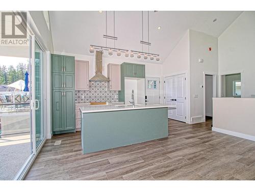 6857 Madrid Way Unit# 336, Kelowna, BC - Indoor Photo Showing Kitchen