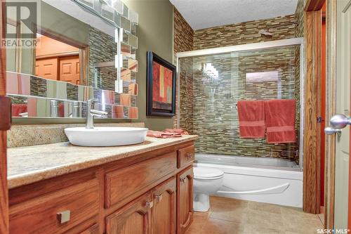 2347 Brodie Bay E, Regina, SK - Indoor Photo Showing Bathroom