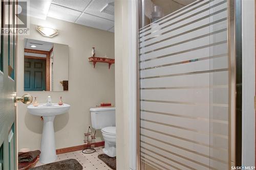 2347 Brodie Bay E, Regina, SK - Indoor Photo Showing Bathroom