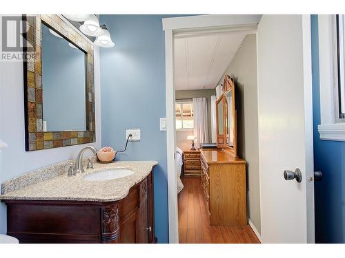 4075 Mcclain Road Unit# 51, Kelowna, BC - Indoor Photo Showing Bathroom