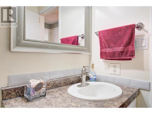 4075 Mcclain Road Unit# 51, Kelowna, BC - Indoor Photo Showing Bathroom