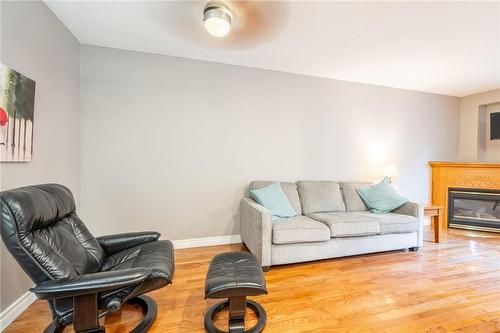 10 Cadham Boulevard|Unit #31, Hamilton, ON - Indoor Photo Showing Living Room With Fireplace