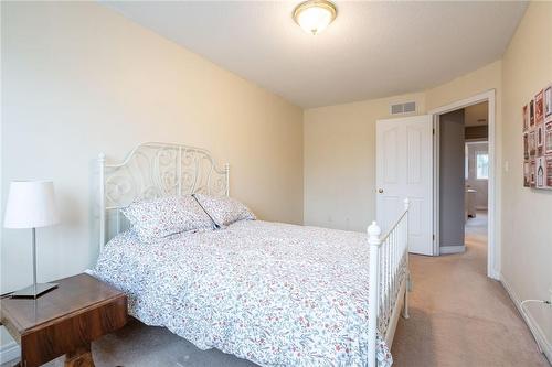 10 Cadham Boulevard|Unit #31, Hamilton, ON - Indoor Photo Showing Bedroom