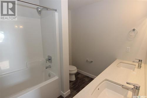 130 Kostiuk Crescent, Saskatoon, SK - Indoor Photo Showing Bathroom