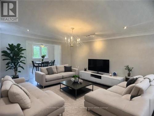 69 Hillview Road, St. Catharines, ON - Indoor Photo Showing Living Room